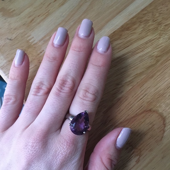 Sterling silver w/ purple stone ring - Picture 2 of 8